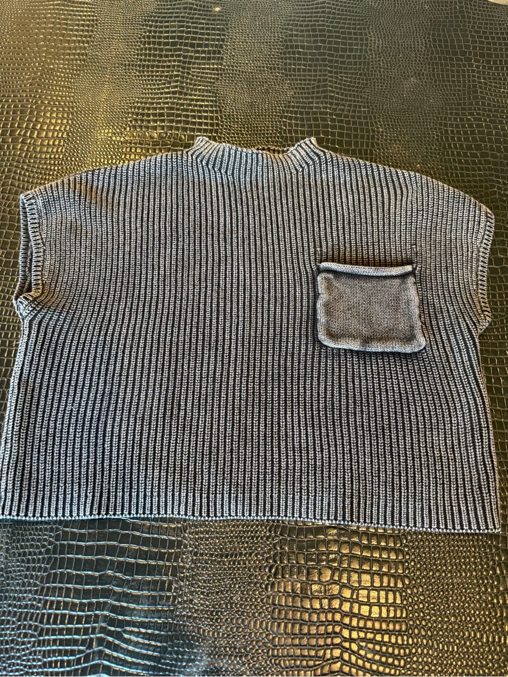 Zenana Outfitters Gray/Black Ribbed Knit Crewneck Sweater with Pocket